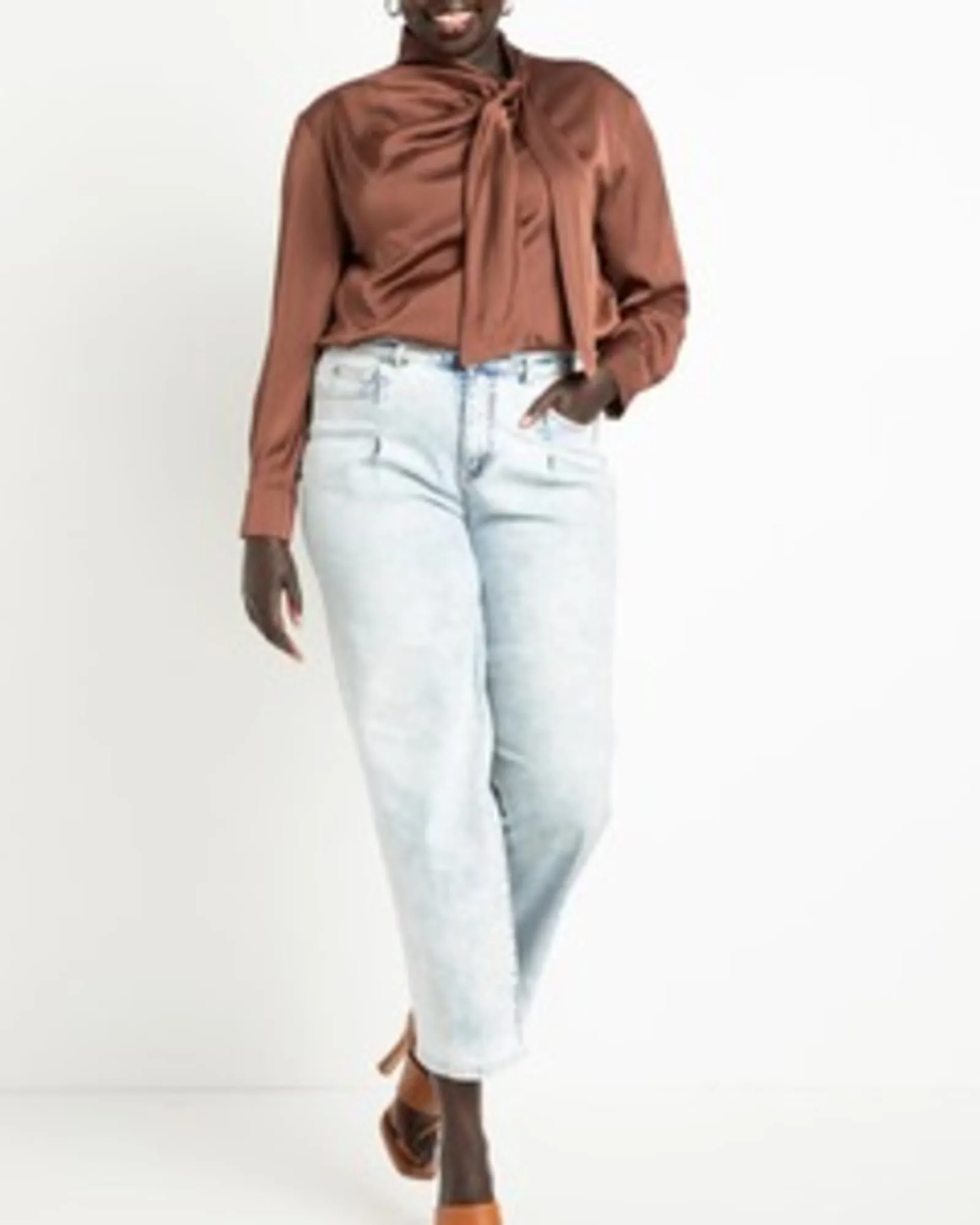 Audrey Pleated Straight Leg Jeans | Light Wash