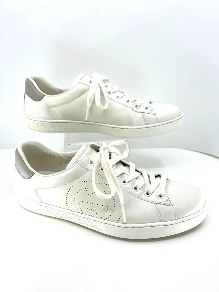GUCCI PERFORATED INTERLOCKING G LEATHER ACE LOW-TOP SNEAKERS