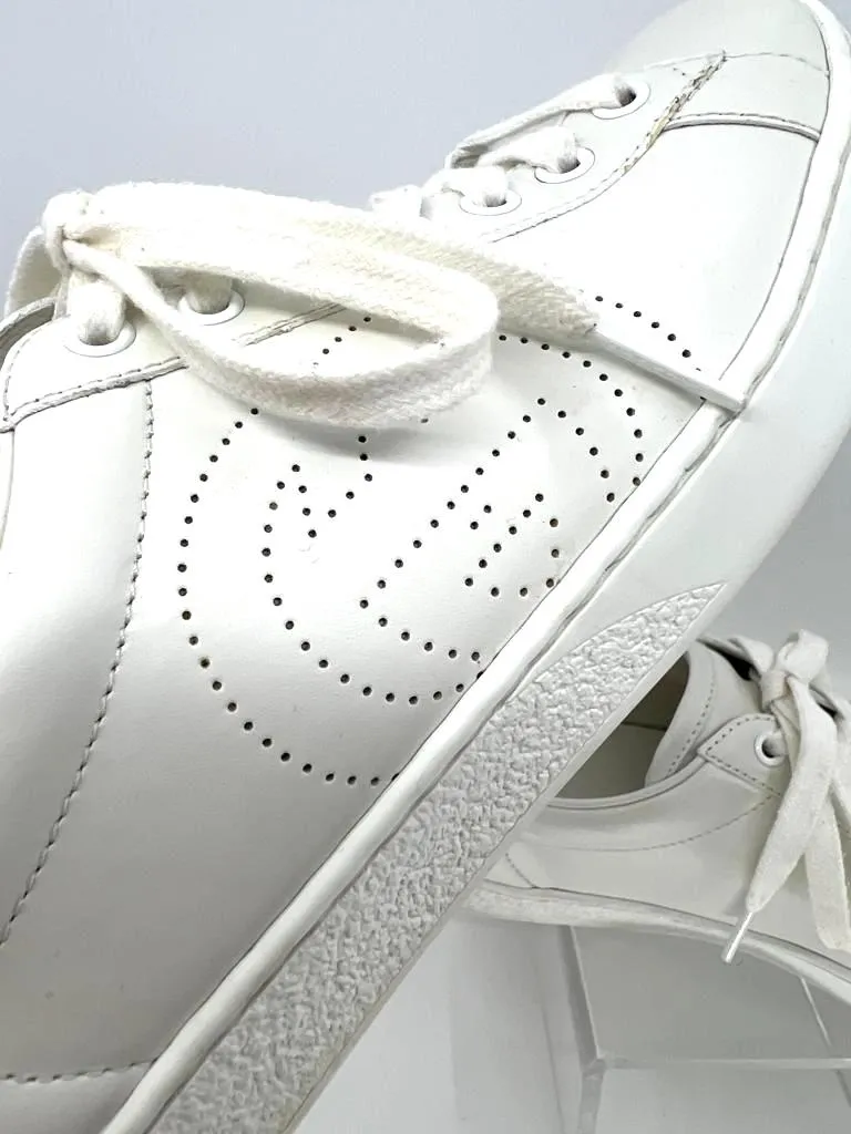 GUCCI PERFORATED INTERLOCKING G LEATHER ACE LOW-TOP SNEAKERS