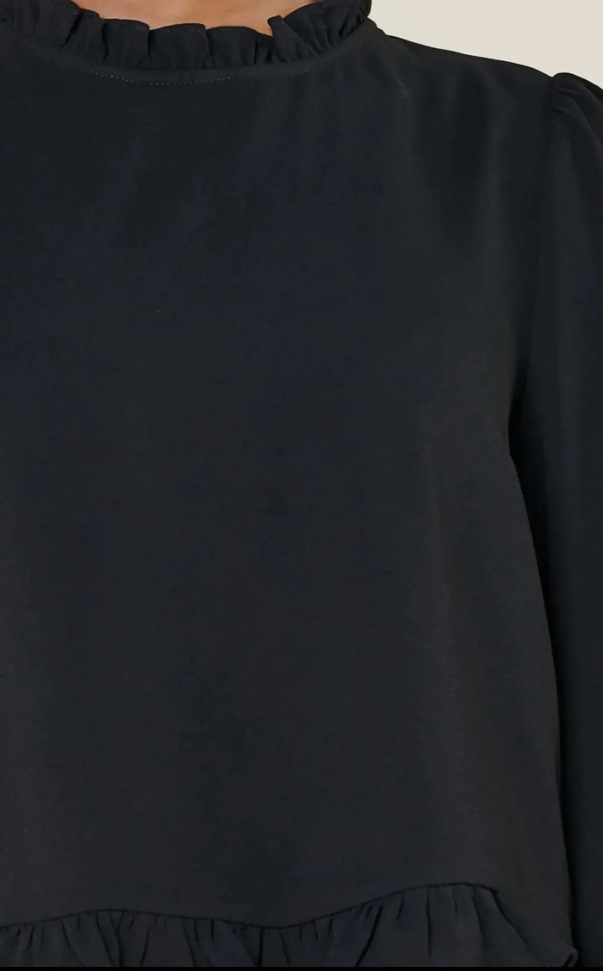 Meet and Greet Ruffle Top